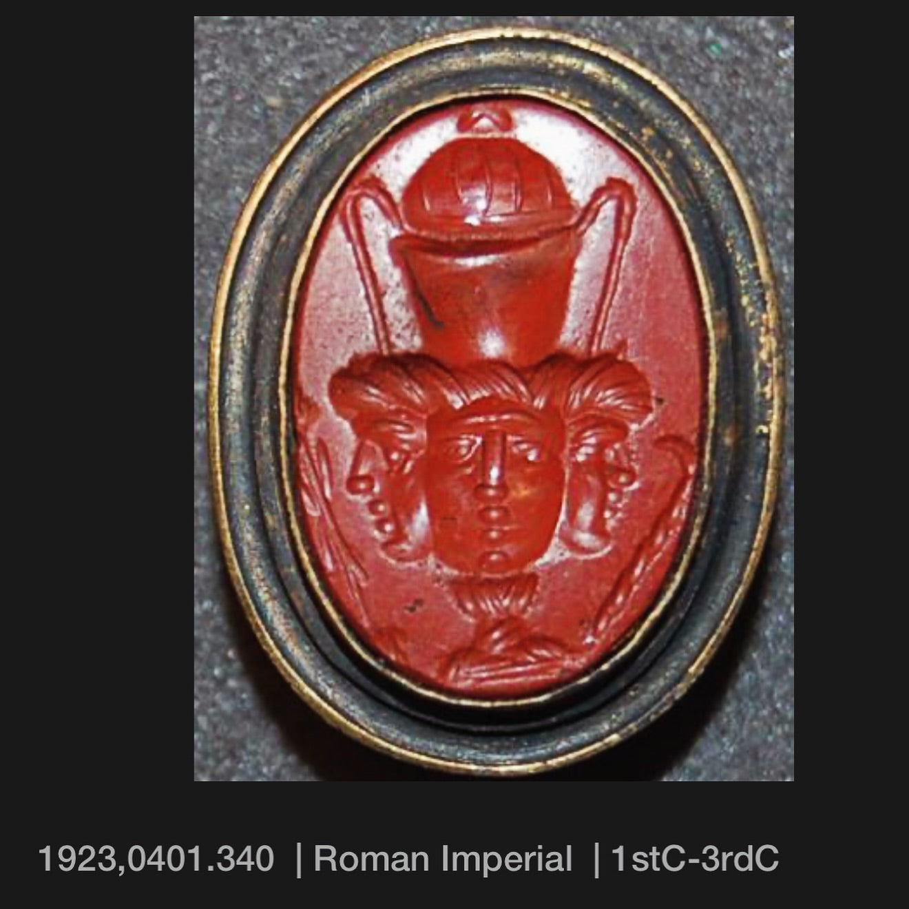 Roman Red Jasper Intaglio Ring in Gold with Amethysts